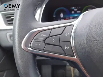 Photo 12 Renault Captur  E-Tech full hybrid 145