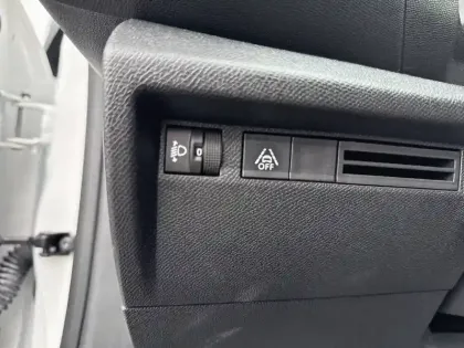 Photo 19 Citroën C4 e- 136 ch Automatique