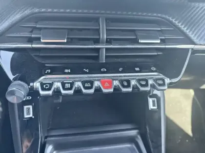 Photo 23 Peugeot 208  PureTech 100 S&S EAT8