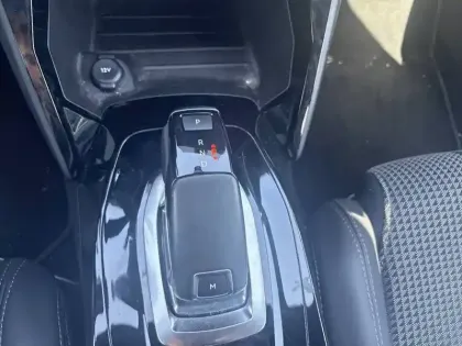 Photo 13 Peugeot 208  PureTech 100 S&S EAT8