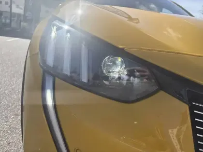 Photo 15 Peugeot 208  PureTech 100 S&S EAT8