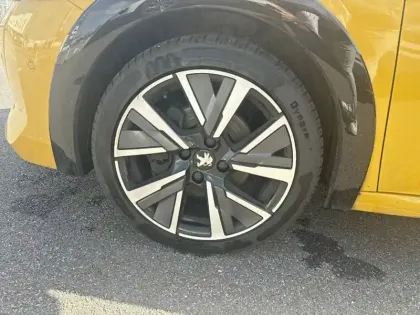 Photo 12 Peugeot 208  PureTech 100 S&S EAT8