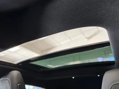 Photo 18 Peugeot 308  Electrique 55 kWh 156ch