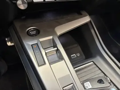 Photo 13 Peugeot 308  Electrique 55 kWh 156ch