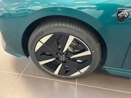 Photo 12 Peugeot 308  Electrique 55 kWh 156ch