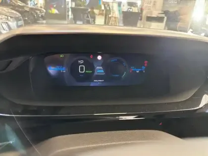 Photo 9 Peugeot 308  Electrique 55 kWh 156ch