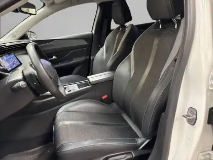 Photo 10 Peugeot 308  SW BlueHDi 130ch S&S EAT8