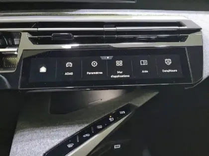 Photo 23 Peugeot 5008  Hybrid 136 e-DCS6
