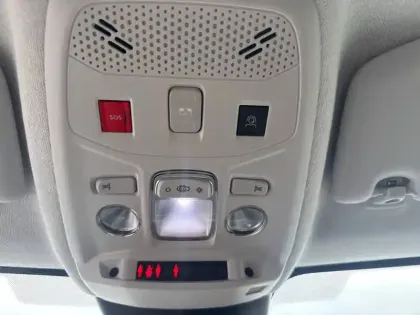 Photo 25 Citroën C4 e- 136 ch Automatique