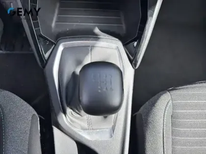 Photo 18 Peugeot 2008  BlueHDi 110 S&S BVM6