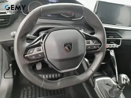 Photo 12 Peugeot 208  PureTech 100 S&S BVM6