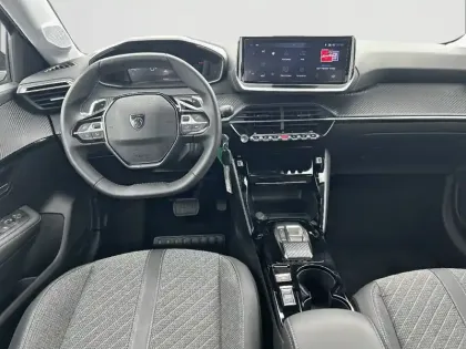 Photo 7 Peugeot 208  Hybrid 110 ch e-DCS6