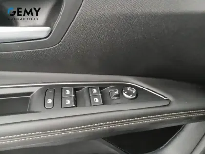 Photo 15 Peugeot 3008  Hybrid 225 e-EAT8