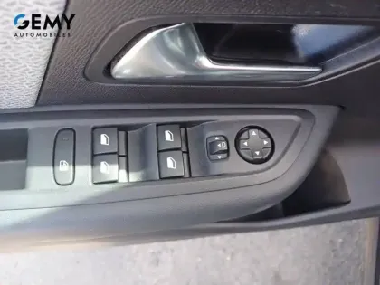 Photo 11 Citroën C4 e- 136 ch Automatique