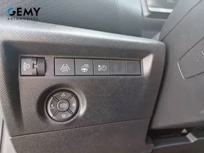 Photo 13 Citroën C4 e- 136 ch Automatique