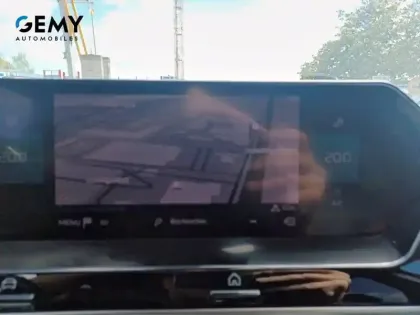 Photo 17 Citroën C4 e- 136 ch Automatique