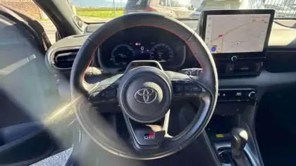 Photo 31 Toyota Yaris  Hybride 130h