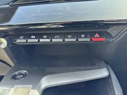 Photo 14 Peugeot 308  BlueHDi 130ch S&S EAT8