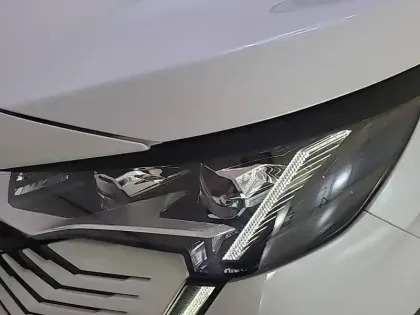 Photo 15 Peugeot 3008  PureTech 130ch S&S EAT8