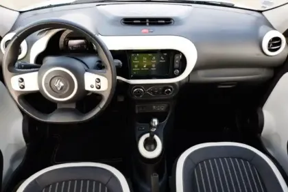 Photo 8 Renault Twingo  III Achat Intégral - 21