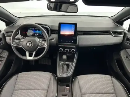 Photo 56 Renault Clio  E-Tech full hybrid 145