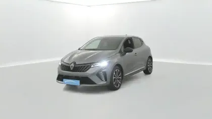 Photo 29 Renault Clio  E-Tech full hybrid 145
