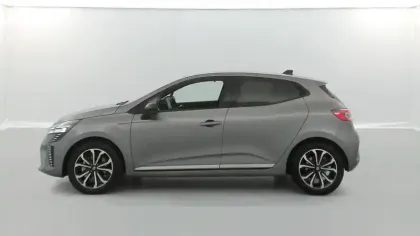 Photo 30 Renault Clio  E-Tech full hybrid 145