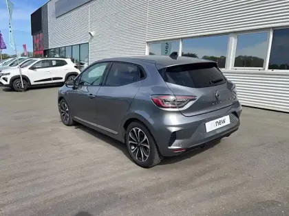 Photo 25 Renault Clio  E-Tech full hybrid 145