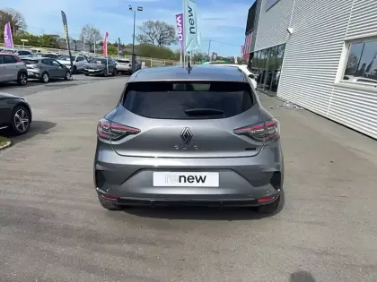 Photo 26 Renault Clio  E-Tech full hybrid 145