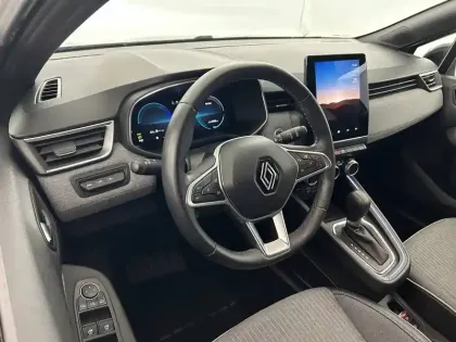 Photo 38 Renault Clio  E-Tech full hybrid 145