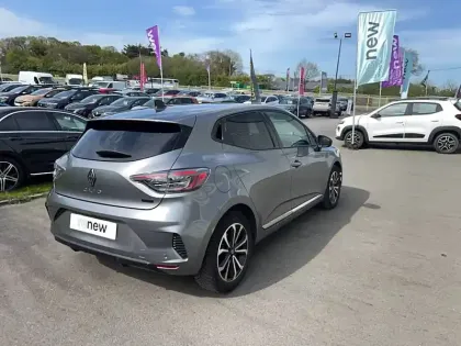 Photo 27 Renault Clio  E-Tech full hybrid 145