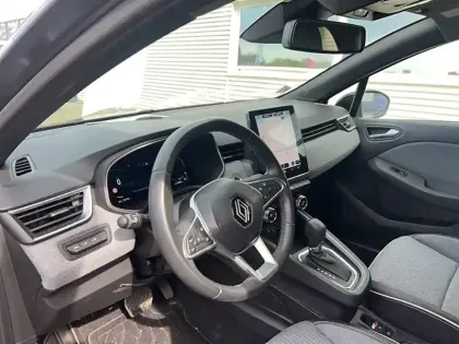 Photo 14 Renault Clio  E-Tech full hybrid 145