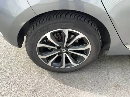 Photo 9 Renault Clio  E-Tech full hybrid 145