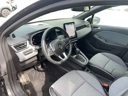 Photo 12 Renault Clio  E-Tech full hybrid 145