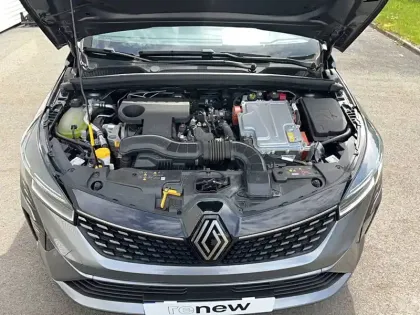 Photo 17 Renault Clio  E-Tech full hybrid 145