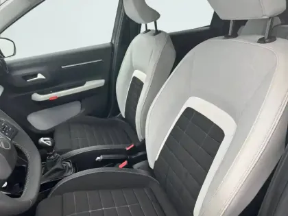Photo 10 Citroën C3  Turbo 100 ch BVM6