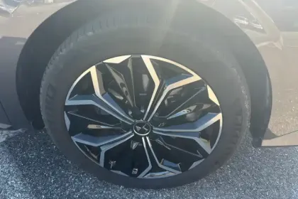 Photo 14 DS DS 4  Hybride E-Tense 225 EAT8