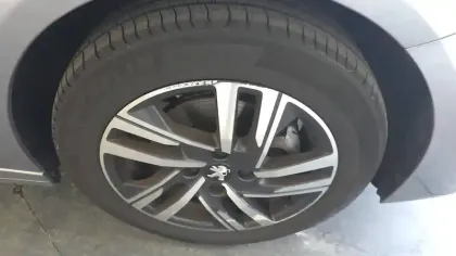 Photo 11 Peugeot 208  PureTech 100 S&S BVM6