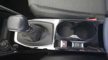 Photo 28 Peugeot 208  PureTech 100 S&S BVM6