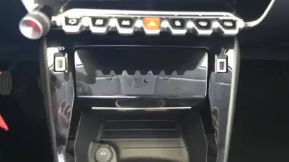 Photo 33 Peugeot 208  PureTech 100 S&S BVM6