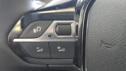 Photo 30 Peugeot 208  PureTech 100 S&S BVM6