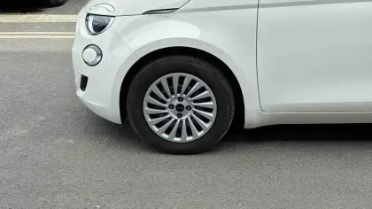 Photo 8 Fiat 500  e 95 ch