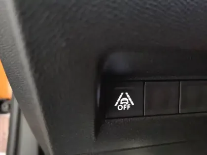 Photo 29 Peugeot 2008  BlueHDi 100 S&S BVM6