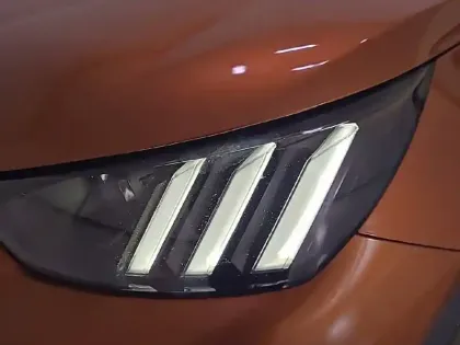 Photo 15 Peugeot 2008  BlueHDi 100 S&S BVM6