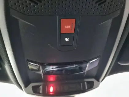 Photo 25 Peugeot 2008  BlueHDi 100 S&S BVM6