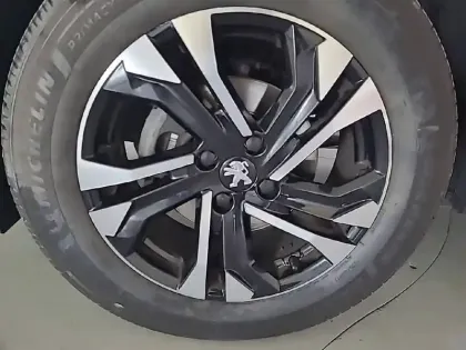 Photo 12 Peugeot 2008  BlueHDi 100 S&S BVM6