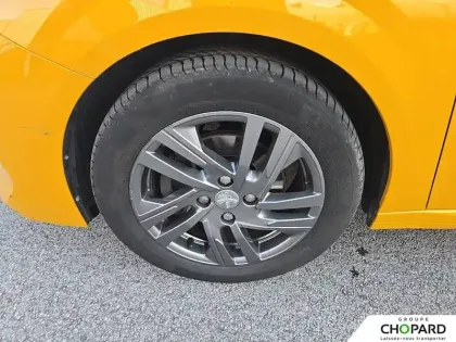 Photo 24 Peugeot 208  PureTech 100 S&S BVM6