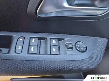 Photo 23 Peugeot 208  PureTech 100 S&S BVM6