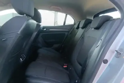 Photo 13 Renault Megane  IV Berline Blue dCi 115 EDC