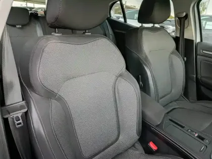Photo 28 Renault Megane  IV Berline Blue dCi 115 EDC